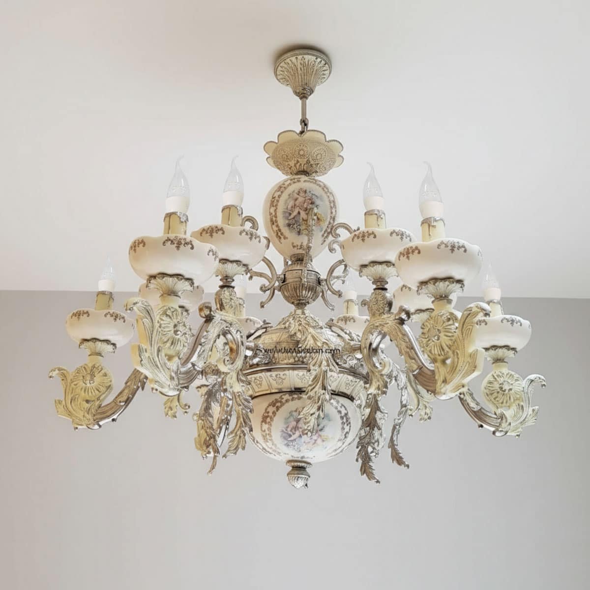 لوستر سرامیکی کلاسیک نقرهای سفید ۱۲ شعله