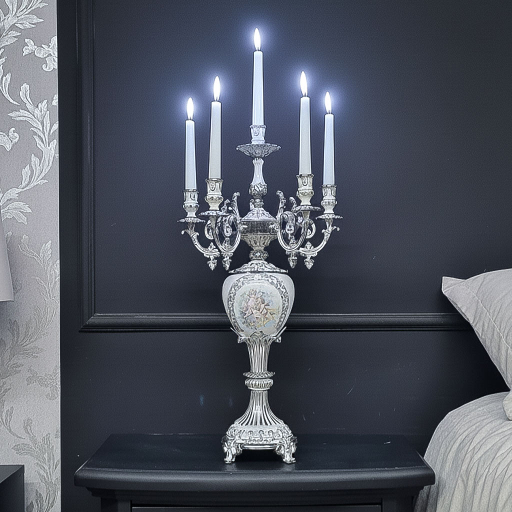 شمعدان-نقره-ای-سفید