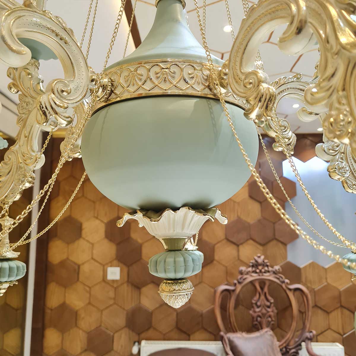 لوستر-نئوکلاسیک-کرم-طلا-فیروزه-ای-خاص-L1627-5-قسمت-زیر-دستگاهی